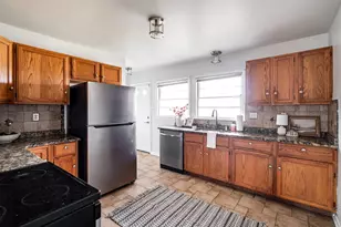 5706 W Luebbe Ln, Milwaukee, WI 53223 - Photo 8