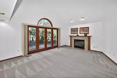 2415  Walnut Grove Ct #B, Brookfield, WI 53005 - Photo 4