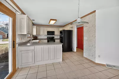 2415  Walnut Grove Ct #B, Brookfield, WI 53005 - Photo 12