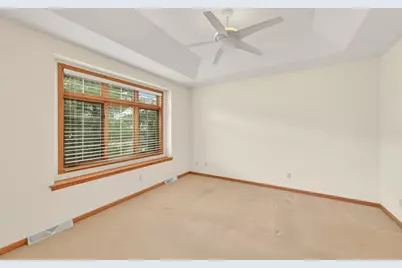 2409  Caribou Ln, Grafton, WI 53024 - Photo 8