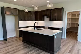 W214N4932 Casey Ct, Menomonee Falls, WI 53051 - Photo 8