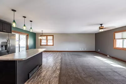 1025  Pierce St, Onalaska, WI 54650 - Photo 6