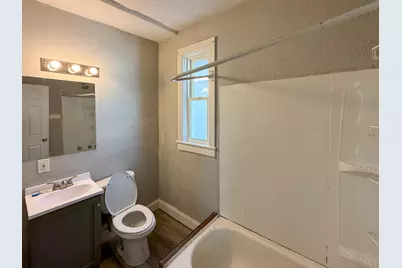 2346 N 18th St, Milwaukee, WI 53206 - Photo 8