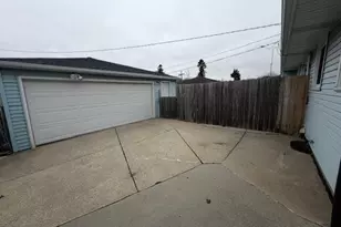 2727 Rosalind Ave, Racine, WI 53403 - Photo 4