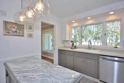 145  Lynnwood Ln, Brookfield, WI 53005 - Photo 10