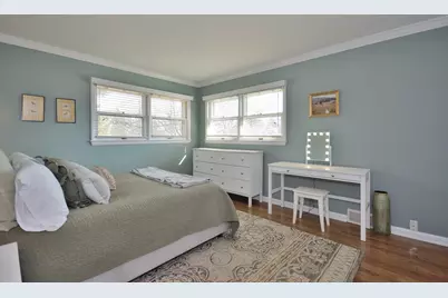 145  Lynnwood Ln, Brookfield, WI 53005 - Photo 14