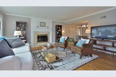 145  Lynnwood Ln, Brookfield, WI 53005 - Photo 4