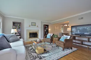 145 Lynnwood Ln, Brookfield, WI 53005 - Photo 4