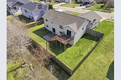 213  Wollet Dr, Fort Atkinson, WI 53538 - Photo 4