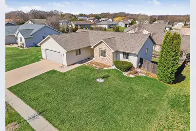 213  Wollet Dr, Fort Atkinson, WI 53538 - Photo 2