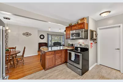 2315 S Lombardy Ln, New Berlin, WI 53151 - Photo 10