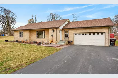 2315 S Lombardy Ln, New Berlin, WI 53151 - Photo 2