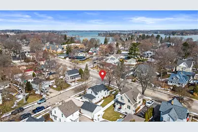 627 W Wisconsin Ave, Oconomowoc, WI 53066 - Photo 2