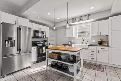 627 W Wisconsin Ave, Oconomowoc, WI 53066 - Photo 8