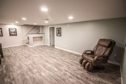 4915 W Colonial Ct, Greenfield, WI 53220 - Photo 24