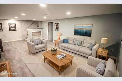 4915 W Colonial Ct, Greenfield, WI 53220 - Photo 12