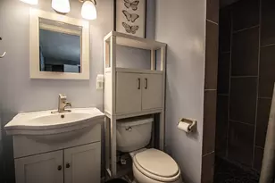 4915 W Colonial Ct, Greenfield, WI 53220 - Photo 10