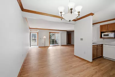 W240N2500 E Parkway Meadow Cir #4, Pewaukee, WI 53072 - Photo 12