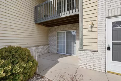 W240N2500 E Parkway Meadow Cir #4, Pewaukee, WI 53072 - Photo 4