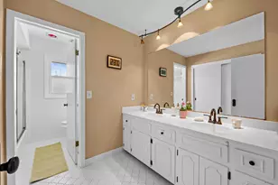 2626 W Ranch Rd, Mequon, WI 53092 - Photo 20