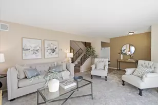 5270 Somerset Ln, Greenfield, WI 53221 - Photo 6