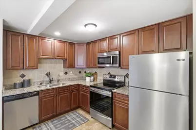 5270  Somerset Ln #S, Greenfield, WI 53221 - Photo 8