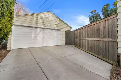 2858 S 53rd St, Milwaukee, WI 53219 - Photo 30