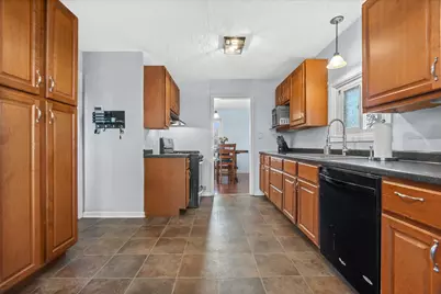 2858 S 53rd St, Milwaukee, WI 53219 - Photo 10