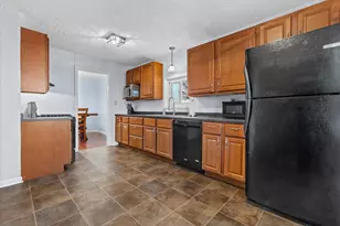 2858 S 53rd St, Milwaukee, WI 53219 - Photo 8