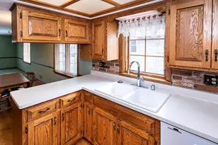 2629 S 94th St, West Allis, WI 53227 - Photo 16