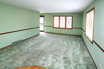 2629 S 94th St, West Allis, WI 53227 - Photo 10