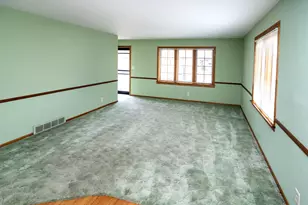 2629 S 94th St, West Allis, WI 53227 - Photo 10