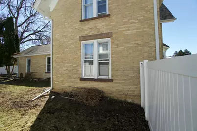 308  Kettle Moraine Dr, Slinger, WI 53086 - Photo 4