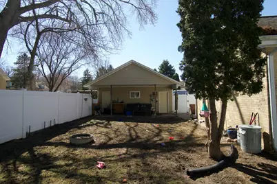 308  Kettle Moraine Dr, Slinger, WI 53086 - Photo 6