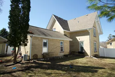 308  Kettle Moraine Dr, Slinger, WI 53086 - Photo 2