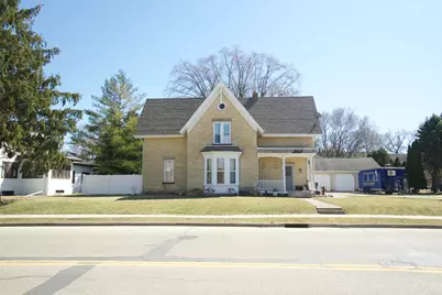 308  Kettle Moraine Dr, Slinger, WI 53086 - Photo 1