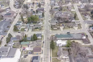 308 Kettle Moraine Dr, Slinger, WI 53086 - Photo 4