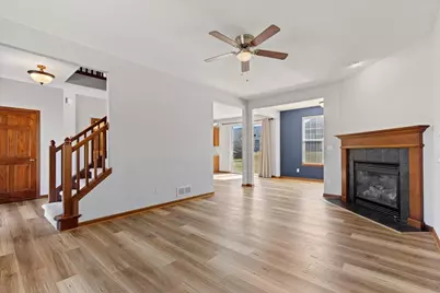 1711  Cloverview St, West Bend, WI 53095 - Photo 4