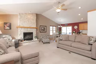 N29W22090 Kathryn Ct, Pewaukee, WI 53186 - Photo 6