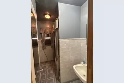 2221  Mayflower Ave, Sheboygan, WI 53083 - Photo 8