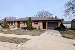 1318 Humboldt Ave, Sheboygan, WI 53081 - Photo 1