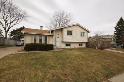 8645 S Riverton Rd, Oak Creek, WI 53154 - Photo 1