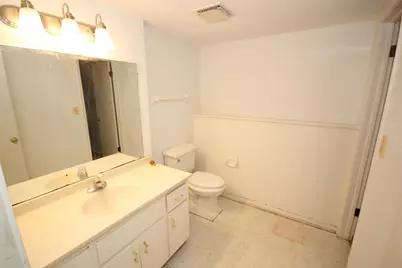 8645 S Riverton Rd, Oak Creek, WI 53154 - Photo 12