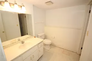 8645 S Riverton Rd, Oak Creek, WI 53154 - Photo 12