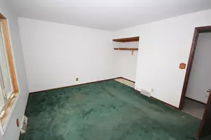 8645 S Riverton Rd, Oak Creek, WI 53154 - Photo 8