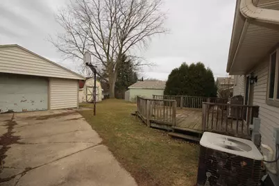 8645 S Riverton Rd, Oak Creek, WI 53154 - Photo 20