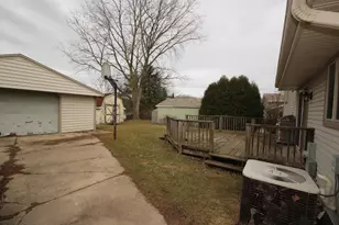 8645 S Riverton Rd, Oak Creek, WI 53154 - Photo 20