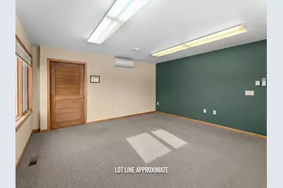 1925 N Rapids Rd, Manitowoc, WI 54220 - Photo 10