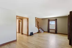 519 Riverview Dr, Manitowoc, WI 54220 - Photo 10