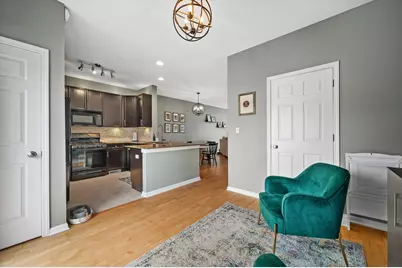 220 E Reservoir Ave, Milwaukee, WI 53212 - Photo 10